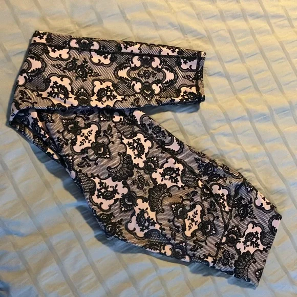 Patterned Leggings Set - Picture 2 of 6